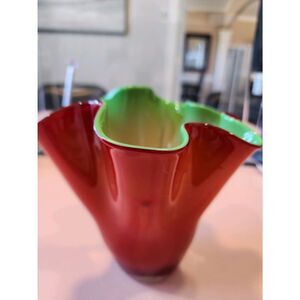 Gorgeous Designs Ruffled Handkerchief Vase with Green Inside Unique